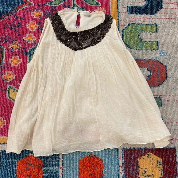 Urban Outfitters Tops - Ecoté linen beaded top